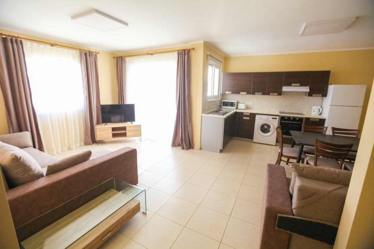 Carisa Gardens Apartment Livadhia